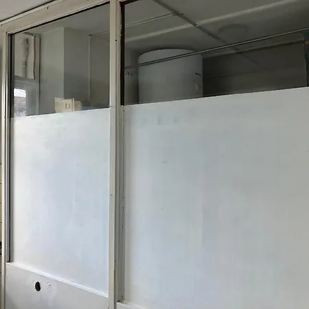 Very Old Simple Flat 60m2 Center Of Private Parking - Small Bathroom Apartment