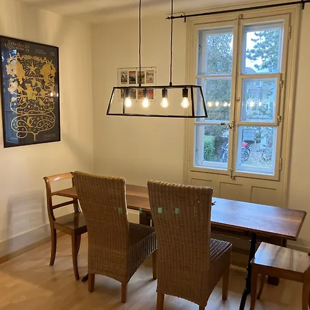 Apartamento Old Rustic Simple Swiss Flat 60m2 Authentic Center Parking Small Bath