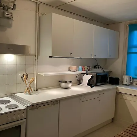 Very Old Simple Flat 60m2 Center Of Private Parking - Small Bathroom Apartment