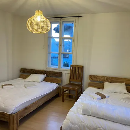 Old Rustic Simple Swiss Flat 60m2 Authentic Center Parking Small Bath Lejlighed Burgdorf