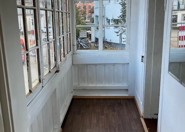 Old Rustic Simple Swiss Flat 60m2 Authentic Center Parking Small Bath Lejlighed Burgdorf