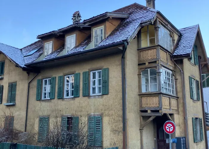 Old Rustic Simple Swiss Flat 60m2 Authentic Center Parking Small Bath Lejlighed Burgdorf