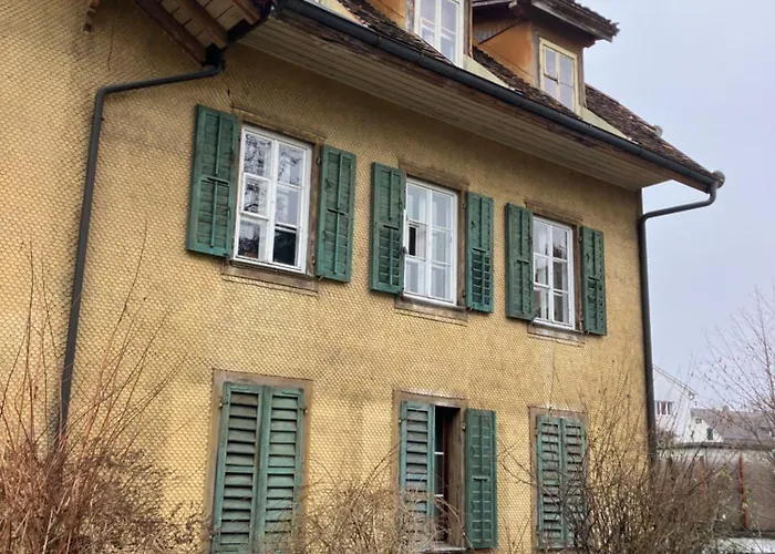 Old Rustic Simple Swiss Flat 60m2 Authentic Center Parking Small Bath