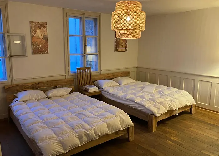 Apartamento Old Rustic Simple Swiss Flat 60m2 Authentic Center Parking Small Bath Burgdorf