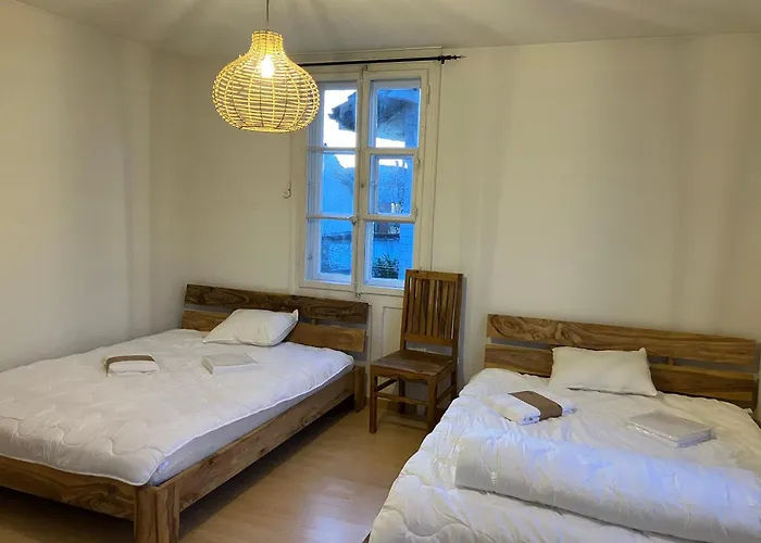 Old Rustic Simple Swiss Flat 60m2 Authentic Center Parking Small Bath Apartamento Burgdorf