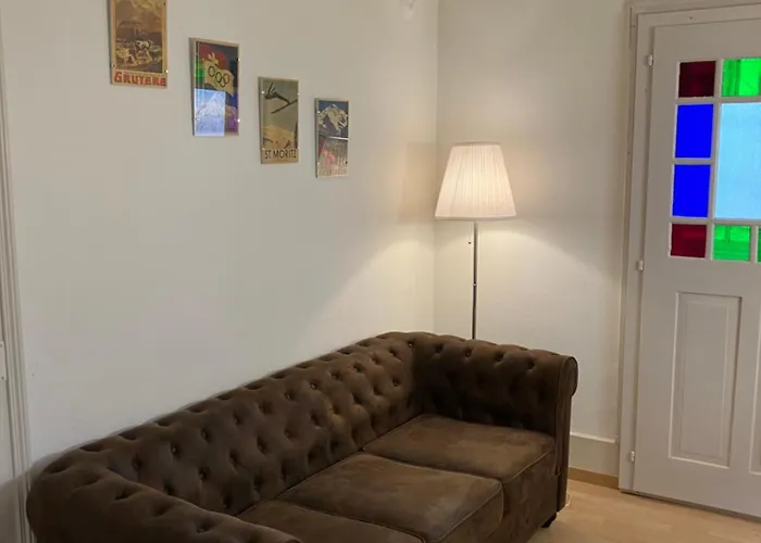 Old Rustic Simple Swiss Flat 60m2 Authentic Center Parking Small Bath *